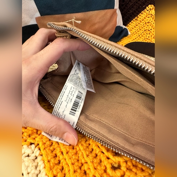 Authentic Mango Touch Crossbody Bag - Picture 5 of 8